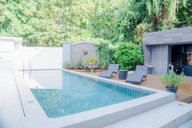 ขายขาดทุน พูลวิลล่า ตกแต่งสวย สไตล์โมเดิร์นสุดหรู กุลพันธ์วิลล์9 หางดง 