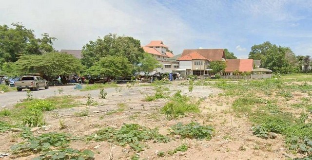 TEL:088-559 5199 คุณเอLine:https://line.me/ti/p/C0eGe0whLXขายที่ดินสวย ทำเลทอง ใกล้หาดวงศ์อมาตย์ – นาเกลือ พัทยา ทำเล: ซอยนาเกลือ 14 (ใกล้ซอยนาเกลือ 16)ราคา ตารางวาละ 80,000 บาทราคาขายรวมเพียง 50.4 ล้านบาท เพียง 700 เมตร จากชายหาดวงศ์อมาตย์ เข้าออกได้หลายเส้นทาง สะดวกทุกการเดินทาง แวดล้อมด้วยโรงแรมหรู คอนโด Luxury ร้านอาหารชื่อดัง และแหล่งท่องเที่ยวมากมายรายละเอียดที่ดินเนื้อที่: 1 ไร่ 230 ตารางวาผังสีแดง ร