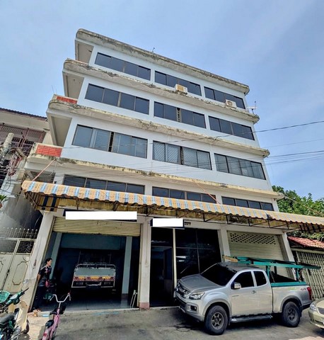 ให้เช่าอาคารพาณิชย์ย่านพระราม 2 ซอย 33 อาคาร 5 ชั้น3 คูหาตีทะลุกัน  ใกล้ถนนพระราม2เพียง 450 เมตร เหมาะสำหรับโรงงาน โกดัง สำนักงาน