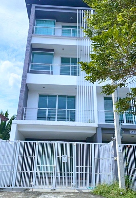 MRT สนามบินน้ำ 675 ม. . งามวงศ์วาน-แคราย 900 ม.ให้เช่า ใหญ่ที่สุด โฮมออฟฟิศ 4 ชั้นหัวมุม  44ตร.วา.280 ตร.ม