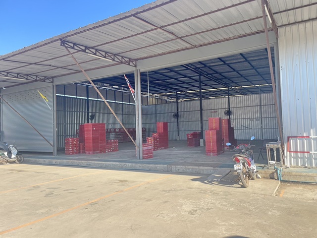 ติดถนนใหญ่สุวรรณศร ถูกสุดใน3โลก 70-80 บาทต่อตรม. โกดังให้เช่า  กบินทร์บุรี 195 ตรม. ธารารินทร์ 