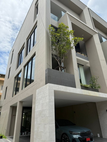 Home office 4 ชั้น หลัง Central eastville  527sq.m. โปร่ง ​โล่ง มีลิฟต์ พ้อมอยู่