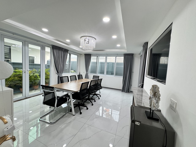 โฮมออฟฟิศสหการประมูล BSquare บีสแควร์พระราม9-เหม่งจ๋าย 4ชั้น 500 sq.m.