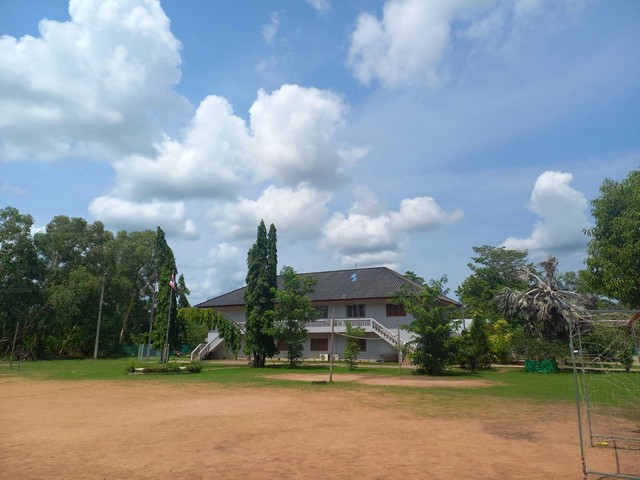 ขายที่ดิน 17 ไร่ 1 งาน 72 ตรว. พร้อมอาคาร 9 หลัง ตำบลพระธาตุผาแดง อำเภอแม่สอด จังหวัดตาก