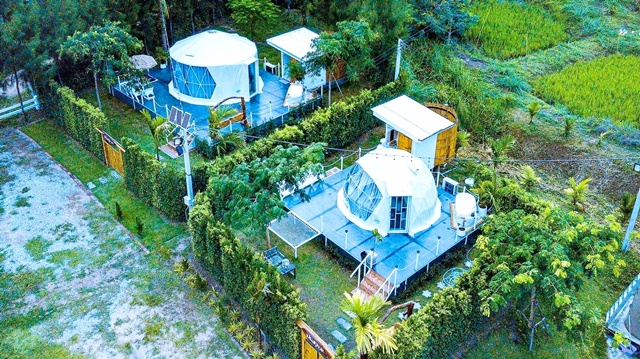 ขายรีสอร์ท 1 หลัง พร้อมที่ดิน  15 ไร่ ขาย 4 นอน วัดรางเสน่ห์ 1.7 กม. ปั๊มน้ำมัน พีที บ้านคา 3.4 กม. 4 น้ำ  กลางเมืองราชบุรี