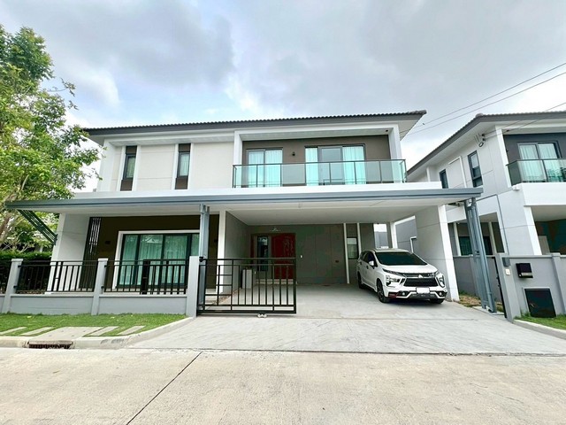 HR2817ให้เช่าบ้านเดี่ยว ตกแต่งพร้อมอยู่ โครงการ เซนโทร วิภาวดี เดินทางสะดวกใกล้ทางด่วน ใกล้สนามบินดอนเมือง