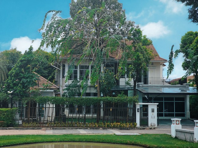 ขาย ม. นันทวัน แจ้งวัฒนะ- ราชพฤกษ์ 132.1 ตรว. 3นอน3 น้ำ แปลงมุมถนนเมน  หน้าบ้านไม่ชนกับใคร  พร้อมเรือนรับรอง