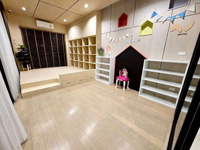 ขายขาดทุน 25.9 ล้าน​ 115 ตรว. #โซนสันทราย บ้านเดี่ยว 3 ชั้น #บ้านในโครงการคุณภาพ ทันสมัย โดดเด่น #ติดถนนใหญ่ #ทำเลดีที่สุดในเชียงใหม่