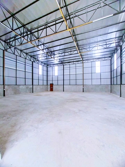 แย้มสอาดรังสิต 1.4 กม. ตลาดกลางลาดสวาย 1กม.ให้เช่าโกดัง พร้อมออฟฟิศ 2 ชั้น 503 ตร.ม. 126 ตร.วา. โลตัส ลำลูกกา คลอง 4 1.9 กม. ลำลูกกา