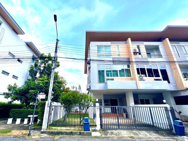 ขายด่วน ทาวน์โฮม โมทาวน์ บริโอ แจ้งวัฒนะ - ประชาชื่น ตกแต่งพร้อมอยู่