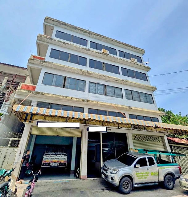 ให้เช่าอาคารพาณิชย์ 5 ชั้น 3 คูหา ตีทะลุกัน กว้าง ใหญ่ บางมด โลตัส พระราม 2 900 ม. 16 ห้องนอน   50 ตร.วา. 965 ตร.ม