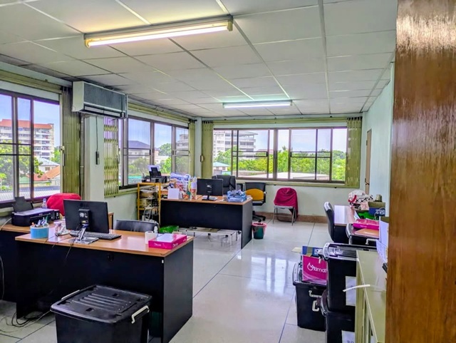 ให้เช่าอาคารพาณิชย์ 5 ชั้น 3 คูหา ตีทะลุกัน กว้าง ใหญ่ บางมด โลตัส พระราม 2 900 ม. 16 ห้องนอน   50 ตร.วา. 965 ตร.ม