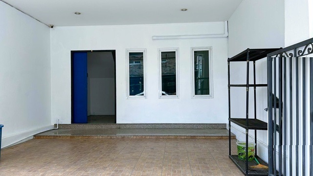 ติดเซนทรัลรัตนาธิเบศร์ ให้เช่าอาคารพาณิชย์ 4 ชั้น 25ตร.วา. MRT บางกระสอ 150 เมตร 5นอน