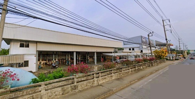 MRT หลักสอง 2.5 กม. ตลาดแยกทศกัณฑ์ 1.9 กม. ให้เช่าด่วน โชว์รูมรถยนต์ ขนาดใหญ่ พร้อมโรงซ่อม  500 ตร.วา. 2000 ตร.ม.  เดอะมอลล์บางแค 2.3 กม.