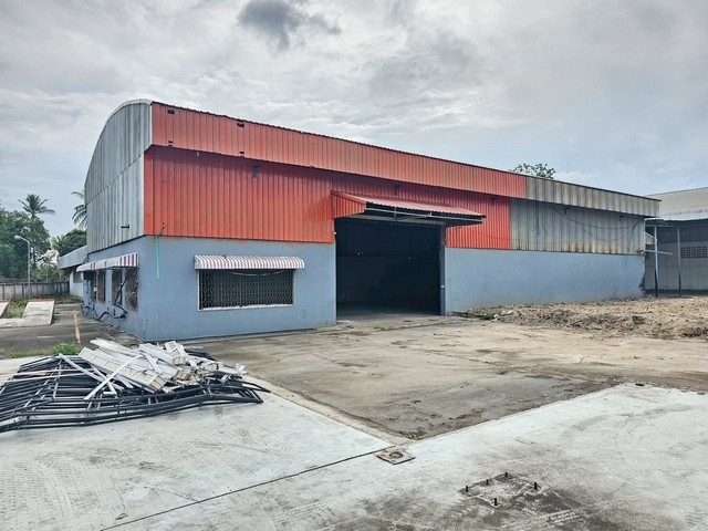 ขายที่ดินพร้อมสิ่งปลูกสร้างศรีราชาชลบุรี บนเนื้อที่ดิน  4  ไร่  ผังสีส้มลาย ท่าเรือแหลมฉบัง 13 ก.ม.