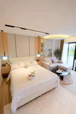 ขายคอนโดทำเลทอง ทวีผลทาวเวอร์ เจ็ดยอด เชียงใหม่คอนโดแต่งครบ พร้อมอยู่ เดินทางสะดวก ติดถนนคันคลอง เจ็ดยอด ใกล้ถนนนิมมานฯ, มหาวิทยาลัยเชียงใหม่ และห้าง MAYA เหมาะสำหรับอยู่อาศัยหรือลงทุนปล่อยเช่า ขนาดห้อง 33.62 ตร.ม. 1 ห้องนอน 1 ห้องน้ำ ชั้น 3  ระเบียงวิวสวย ห้องแต่งสไตล์ Modern Contemporary ครัวแยกเป็นสัดส่วน Built-in พร้อมฟังก์ชันครบ ระบบไฟฟ้าและสุขภัณฑ์เปลี่ยนใหม่ทั้งหมด Fully Furnished พ