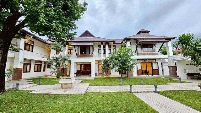 โซนสันผีเสื้อ ขาย 42 ล้าน 324.5 ตรว. 6 นอน 7 น้ำ บ้านสวยหลังใหญ่ ใกล้เมือง เดินทางสะดวก สามารถสร้างสระว่ายน้ำเพิ่มได้ #ใกล้โฮมโปรรวมโชค