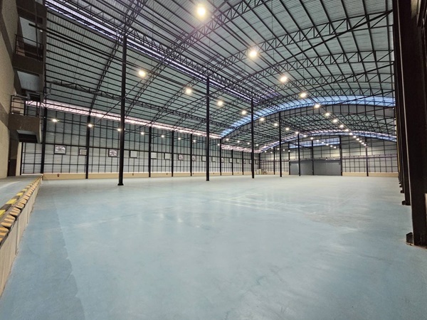 ให้เช่าอาคารโรงงาน/โกดังเนื้อที่ 9,000 ตร.ม พื้นที่ใช้สอยตัวอาคาร 6,000ตร.ม ออฟฟิศ ในนิคมอุตสหกรรมแหลมฉบัง ราคาเช่า 1,350,000 บ/ด