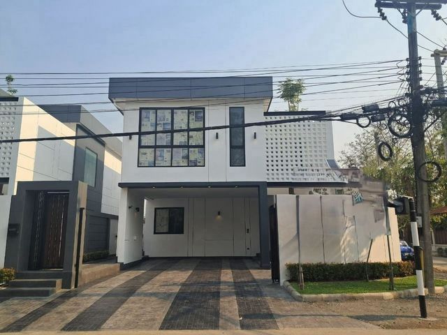 ราคา 12,500,000 บาท #วังตาล #หางดง​ #บ้านสวยสร้างใหม่ #สไตล์โมเดิร์น ทำเลดี เป็นส่วนตัว *ราคานี้ภายในเดือน กันยายน 2025 นี้เท่านั้น