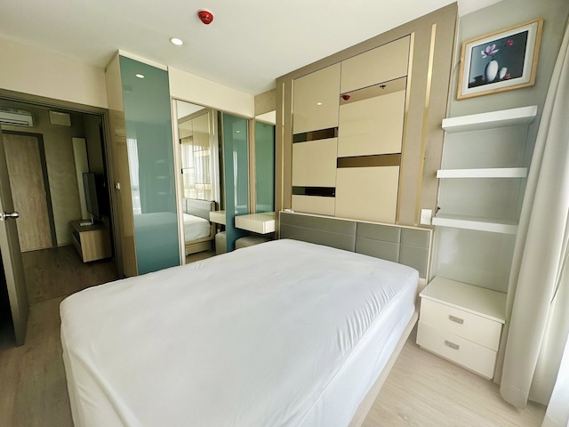 Ideo O2 private comfortable peaceful 8th floor BTS Bang Na