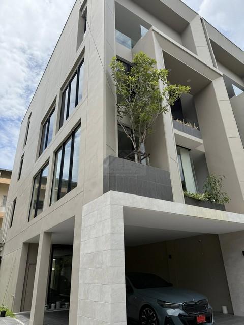 ให้เช่าโฮมออฟฟิศ 4 ชั้น 527 ตร.ม. ย่านนาคนิวาส ลาดพร้าว71 พร้อมลิฟท์ ใกล้ Central eastville