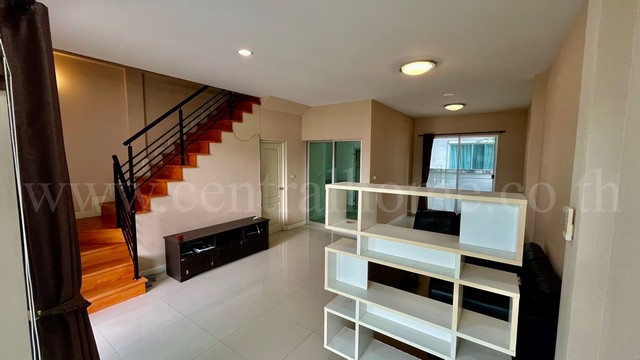 ลดราคา ทาวน์โฮม วิสต้า ปาร์ค สาทร - ปิ่นเกล้า หลังมุม