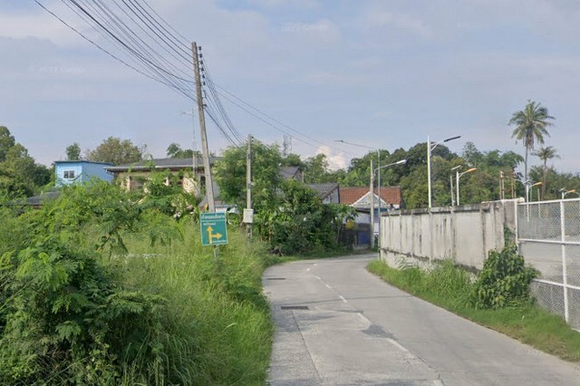 รหัส  DSL-153.06 ต้องการขาย พื้นที่ดิน หมู่บ้าน ใจกลางเมืองชลบุรี ใกล้ หลังโกลบอลเฮ้าส์ ชลบุรี  2770200 THAI BAHT  73 SQ.WA 0 Ngan 0 ไร่ ทำเลน่าอยู่