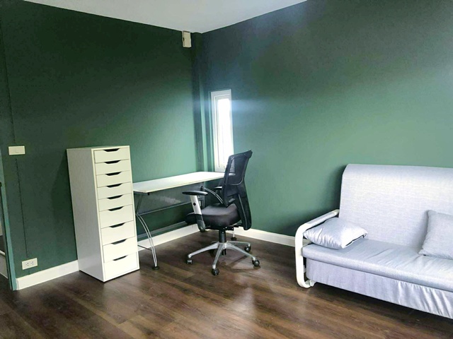 ..ใหญ่มาก BTS รัชโยธิน 380 ม.ให้เช่าบ้านทาวน์โฮมหรู 3 ชั้น หัวมุม 28ตร.วา. 3-4นอนพร้อมเฟอร์ฯ ถ.รัชดาภิเษก38-44  เซ็นทรัล ลาดพร้าว 1.5กม