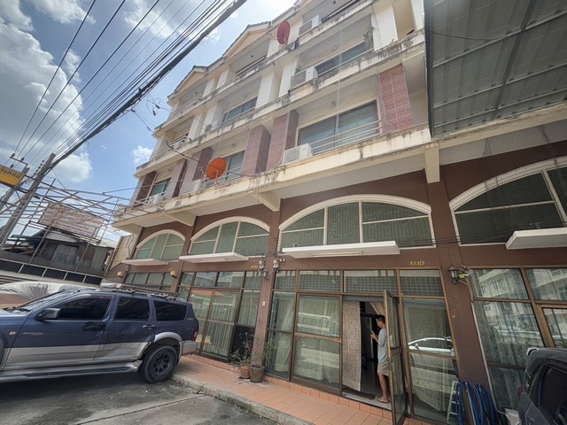 ขายอาคารพาณิชย์ ถนนประชาราษฎร์ ใกล้สถานีรถไฟฟ้าบางโพ กรุงเทพ ราคา   29 ล้านบาท