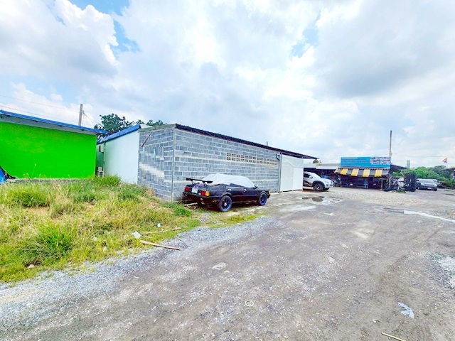 สิบล้อเข้า-ออก โรบินสัน ราชพฤกษ์ 900 ม.  ให้เช่าโกดัง 188ตร.ม.ไทวัสดุ ชัยพฤกษ์ ติดถนนใหญ่  ถ.ชัยพฤกษ์. 1-2นอน ที่จอดรถกว้าง