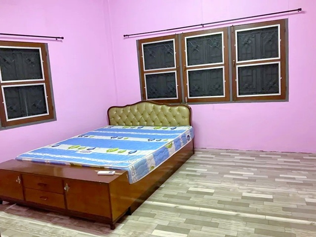 จันทน์16-20  25ตร.วา. 150 ตร.ม. สาทร11 BTSเซนหลุยส์ 900ม. สุรศักดิ์ 900 ม.ให้เช่าตึกแถว 2 ชั้น หลังมุม ม.นานาชาติ 1.8 กม. 1นอน