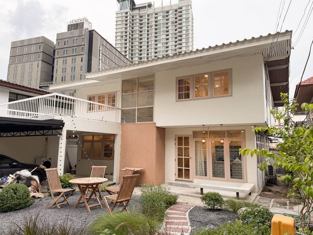 บ้านให้เช่า 4ห้องนอน  ซอย ประชาราษฎร์บำเพ็ญตกแต่งพร้อมอยู่ ใกล้MRTห้วยขวาง 200 ม. โซนห้วยขวาง รัชดา พระราม9 ห้วยขวางสุทธิสารรัชดา