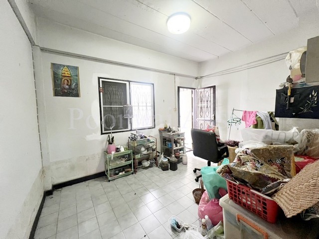 ทาวน์เฮ้าส์ 2 ชั้น หมู่บ้านแสงทอง  คลองหลวง ปทุมธานี