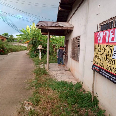 ขายบ้านพร้อมที่ดินราคาถูก 146 วา    บ้านปากโทก  ใกล้ อบต.ปากโทก เมืองพิษณุโลก   ZK540