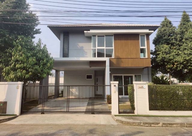 Serene Lake #ขายพร้อมผู้เช่า 9.9 ล้าน 67.5 ตรว. #สีวลีเลควิว #แม่เหียะ #อ.เมือง บ้านสวยสภาพดี #เฟอร์นิเจอร์ครบ ใกล้เมือง เดินทางสะดวก