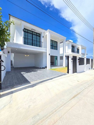 TEL:088-559 5199 คุณเอLine:https://line.me/ti/p/C0eGe0whLXขายบ้าน หมู่บ้าน TW. Garden Hill ติดสุขุมวิท ห้วยใหญ่พิกัดโลเคชั่น ห้วยใหญ่ตรงข้าม อัยการติดสุขุมวิทราคา 6,990,000 บาทค่าใช้จ่ายวันโอน ค่าโอนค่าภาษี 50:50เนื้อที่ 56.25 ตารางวา4 ห้องนอน 5 ห้องน้ำ แถมฟรี !!- ชุดผ้าม่านกันยูวีทั้งหลัง- ชุดเฟอร์นิเจอร์ห้องนอน 4 ห้อง พร้อมตู้เสื้อผ้าโต๊ะเครื่องแป้งบิ้วอิน- ชุดโซฟาห้องรับแขก- โต๊ะทานข้าว 6 ที่นั่ง- ชั้นวางทีวี  Bui