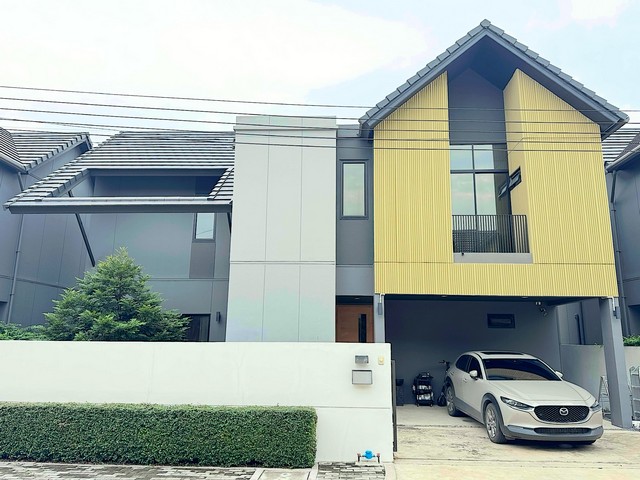 ขายพร้อมผู้เช่า บ้านเดี่ยว โครงการ Noble Gable Watcharapol (โนเบิล เกเบิล วัชรพล) ใจกลางวัชรพล เนื้อที่ 52 ตรว พื้นที่ใช้สอย 182 ตรม 