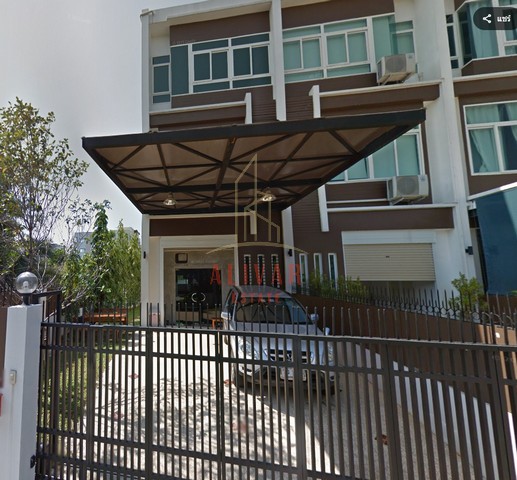 RH090325 ให้เช่า Home office 4ชั้น ซ.ลาดพร้าว 94 ย่าน ทาวน์ อิน ทาวน์ค่าเช่า 250,000 บาท/เดือน- สัญญาเช่า 3 ปีรายละเอียด :- ที่ดิน 146 ตารางวา + 100 ตร.ว(พื้นที่จอดรถ 16 คัน )- พื้นที่ใช้สอย 250 ตารางเมตร- ห้องอเนกประสงค์ 1ห้อง ห้องทำงาน 4ห้อง ห้องครัว1ห้อง ห้องนอน1ห้อง ห้องน้ำ4ห้อง- Built in ทั้งหลัง- จอดรถได้ 20คัน แบ่งเป็น จอดในบ้านได้ 2คัน / หน้าอาคาร 2คัน / พื้นที่จอดรถเพิ่มเติม 16 คัน (100 ตร.ว)Location : ซ.ลาดพร้าว 94 แข