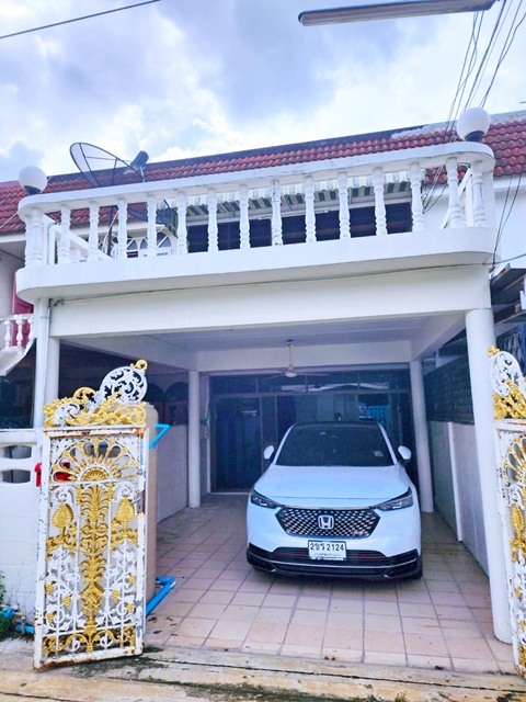 รีโนเวทใหม่ ทำเลแยกสะพาน 99 3นอนให้เช่าทาวน์เฮ้าส์ 2 ชั้น 25 ตร.วา  200 ตร.ม. กว้างขวาง ใกล้ MRTบางซ่อน 900 ม. MRT เตาปูน 1.7 กม.