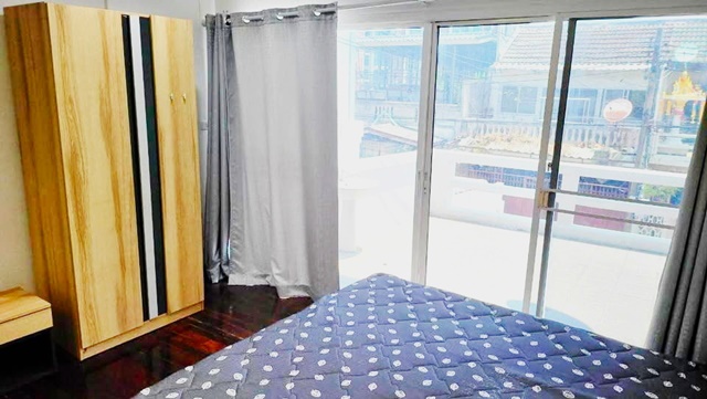 ให้เช่าทาวน์เฮ้าส์ 2 ชั้น 19 ตร.วา  ม.ธุรกิจบัณฑิตย์ 3 กม.139ตร.ม. ประชาชื่น 39-45 เขตบางซื่อ เดอะมอลล์ งามวงศ์วาน บองมาร์เช่ 1.5 กม. 