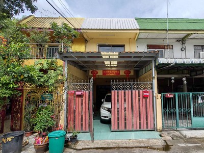 ขายทาวน์เฮ้าส์ 2 ชั้น สวยพร้อมอยู่ ประชาราษฎร์สาย1 ซอย10 เนื้อที่25.7 ตร.ว. 2ห้องนอน 2 ห้องน้ำ ต่อเติมด้านหลังอย่างดี 