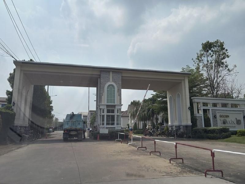 ขายทาวน์เฮ้าส์มือสอง อำเภอบางกรวย จังหวัดนนทบุรี  โครงการ โกลเด้นทาวน์ 2 ปิ่นเกล้า