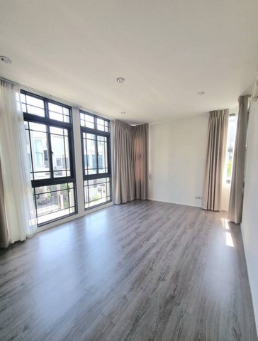 HR2833ขายบ้านแฝด 3 ชั้น หลังมุม โครงการ The Sonne ศรีนครินทร์-บางนา ซอยเฉลิมพระเกียรติ ร. 9 ซอย 28 ทำเลเดินทางสะดวก