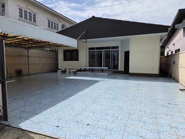 ให้เช่าบ้านเดี่ยวชั้นเดี่ยวย่านโชคชัย4ใกล้MRTโชคชัย4กองปราบเลียบด่วนเหมาะทำโฮมออฟฟิศอยู่อาศัย