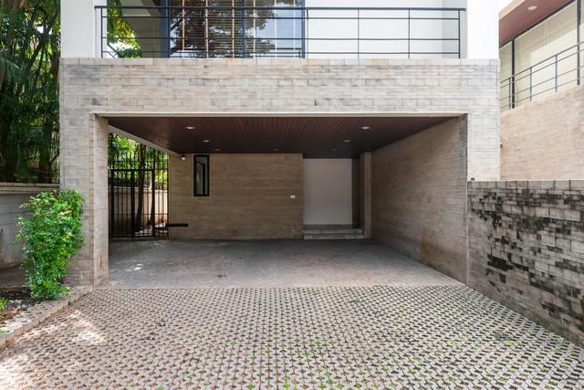 ให้เช่าบ้านพูลวิลล่า 4 ชั้น 750 ตร.ม. ย่านอารีย์ พญาไท ใจกลางเมือง ใกล้ BTS อารีย์