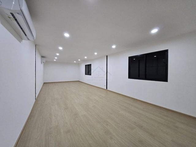 ให้เช่าโกดังพร้อมออฟฟิศ 2 ชั้น 195 ตร.ม. ซ.ศรีนครินทร์ 24 ใกล้ MRT ศรีนุช (จดทะเบียนบริษัทได้)