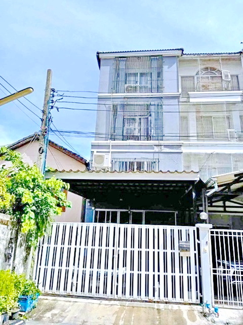 วชิรธรรมสาธิต คลาวด์ อีเลฟเว่น 753ม. ให้เช่าทาวน์โฮม 4 ชั้น 26ตร.วา. 406ตร.ม.4 นอน BTSปุณณวิถี อุดมสุข 600ม. ตกแต่งพร้อมเฟอร์ฯ.4 น้ำ 