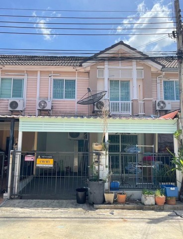 LVPU53247 ให้เช่า ทาวน์โฮม พฤกษาวิลล์ 50 รามคำแหง (ซ.มิสทีน) โครงการติดถนนใหญ่ ใกล้โครงข่ายคมนาคมทางด่วน วงแหวนรอบนอกราคาเช่า : 14,000 บาท/เดือน  ที่ตั้ง : ซอยราษฎร์พัฒนา (ซอยมิสทีน) ถนนรามคำแหง (ถนนสุขาภิบาล 3) เขตสะพานสูง กรุงเทพมหานครชื่อโครงการ : พฤกษาวิลล์ 50 รามคำแหง (ซ.มิสทีน) PRUKSA VILLE 50 RAMKHAMHAENGรายละเอียด :- พื้นที่ 17.4 ตร.วา- พื้นที่ใช้สอย 120 ตร.ม.- 3 ห้องนอน - 2 ห้องน้ำ- แอร์ 3 ตัว- รวมส่วนกลา