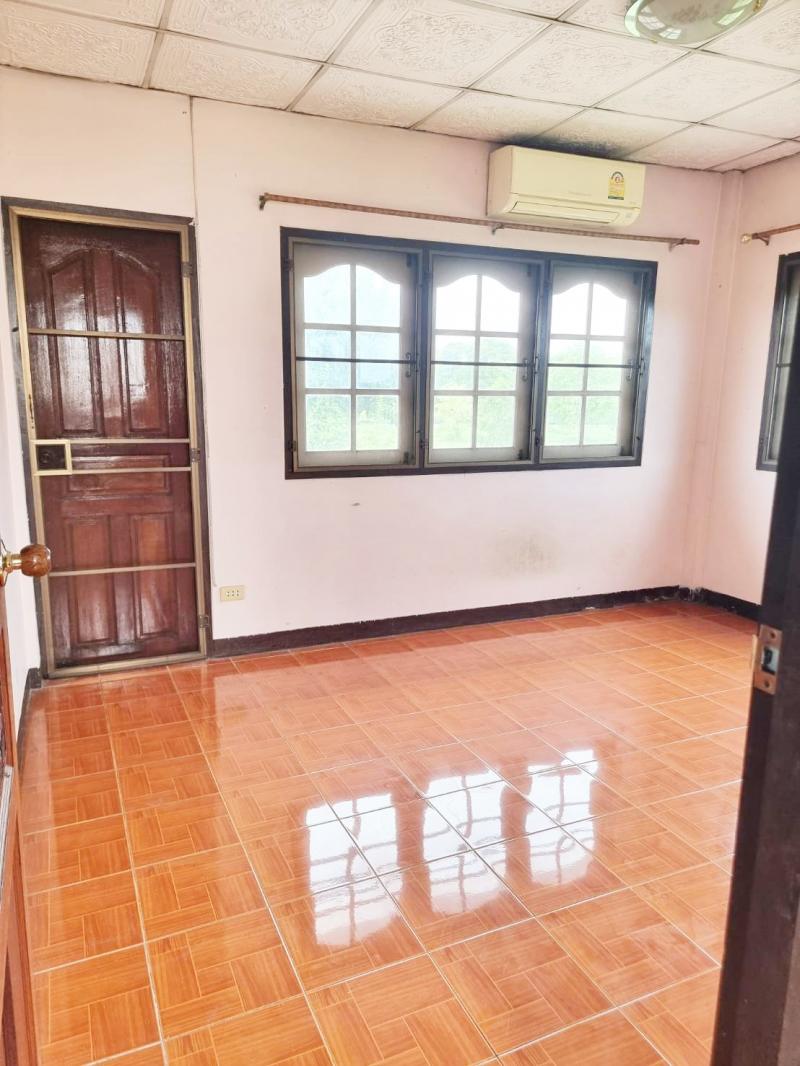 ให้เช่าบ้านเดี่ยว 2 ชั้น หมู่บ้านเอกลดา ซอยวัดไผ่เหลือง ถนนรัตนาธิเบศร์ ใกล้สถานีรถไฟฟ้าสายสีม่วง สถานีบางพลู และ ใกล้เซ็นทรัลเวสเกต