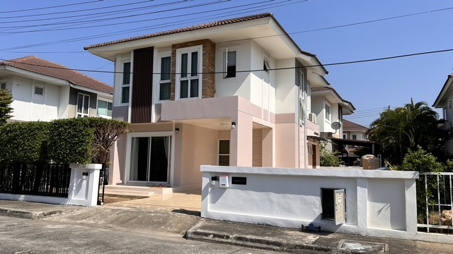 ขายบ้านเดี่ยว2ชั้น 52ตรว. 3นอน3น้ำ 2.8ลบ. พร้อมเฟอร์ ถูกสุดในโครงการ บ้านอรสิริน11 แม่โจ้ ต.หนองหาร อ.สันทราย เชียงใหม่ขายบ้าน – โครงการอรสิริน 11 แม่โจ้บ้านพร้อมอยู่สำหรับครอบครัวขนาดเล็ก – เพียง 2.8 ล้านบาทบ้านดีไซน์สวย ฟังก์ชันลงตัว ตั้งอยู่ในโครงการคุณภาพ อรสิริน 11 แม่โจ้เหมาะสำหรับครอบครัวที่กำลังมองหาความสะดวกสบายและบรรยากาศการอยู่อาศัยที่มีคุณภาพราคาขา